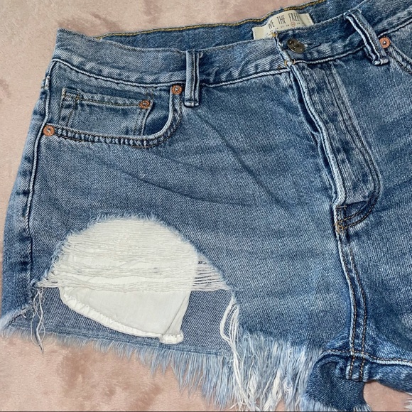 Distressed free people short size 29 - Picture 3 of 8